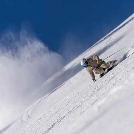 Charm Near Lift בית נופש *