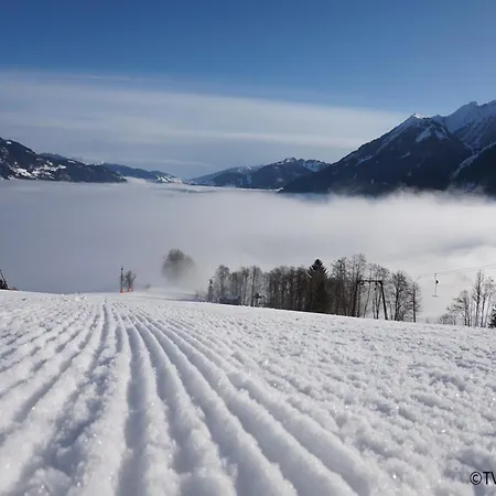 Charm Near Lift בית נופש *