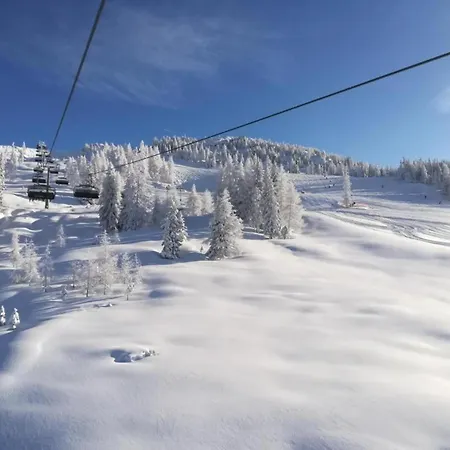 בית נופש Charm Near Lift *