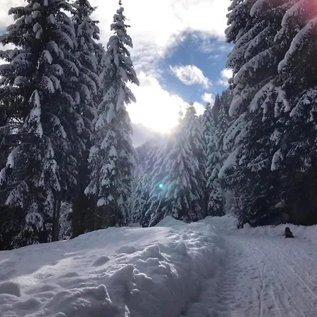 בית נופש Charm Near Lift *