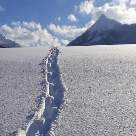בית נופש Charm Near Lift