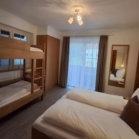 Charm Near Lift בית נופש *